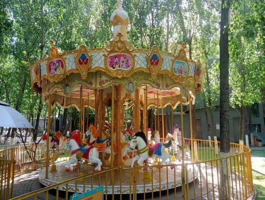 Parcs d'attractions de luxe Carrousel Parcs extérieurs Rides pour enfants Meilleur 24 places Carrousel Rides