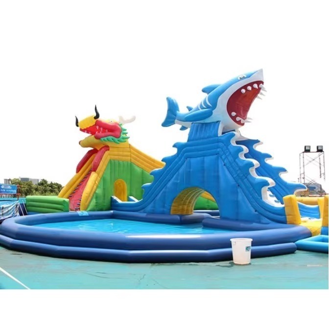 Parc aquatique gonflable de 14*18m avec souffleur de 1200w et capacité de 1 à 20 personnes, toboggan Dragon Shark et grande piscine