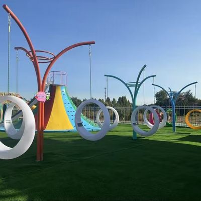 Pièce centrale du terrain de jeu en plein air avec des effets lumineux interactifs