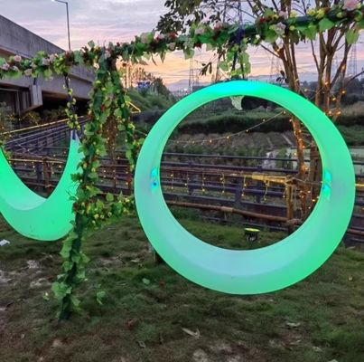 Gérer facilement le fonctionnement du véhicule avec une balançoire en forme de lune Construction sûre Sécurisée Commode télécommande